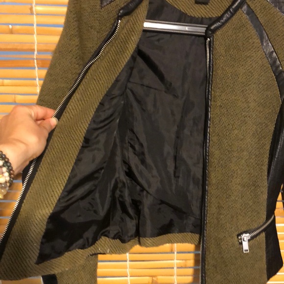 Tight dark green women’s motorcycle jacket - Picture 6 of 6